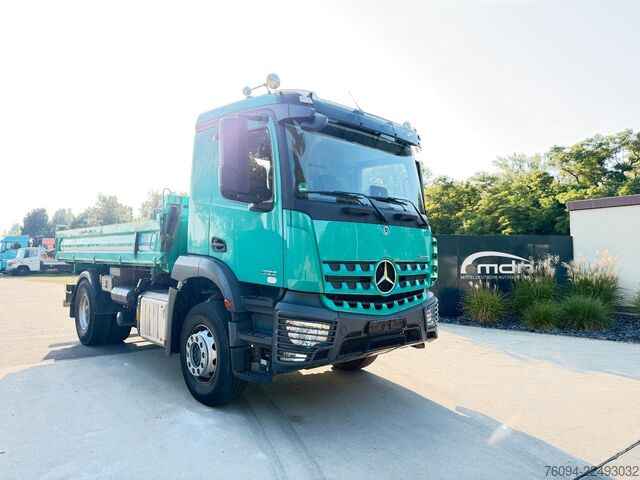 Three-sided tipper truck MERCEDES-BENZ Arocs 1836 4x2 MEILLER Kipper AHK 35to