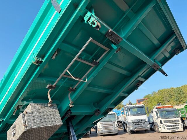 Three-sided tipper truck MERCEDES-BENZ Arocs 1836 4x2 MEILLER Kipper AHK 35to