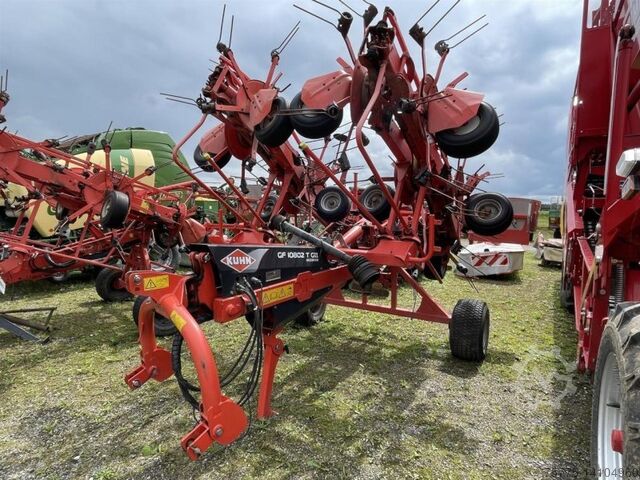 Feeding technology Kuhn GF10802 TGII aufgesattelt