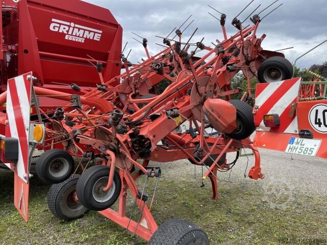 Feeding technology Kuhn GF10802 TGII aufgesattelt
