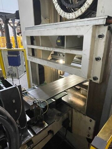 Hydraulic press with 500 t pressing force Schuler Hydrap HPDZb 500 -2400/1300