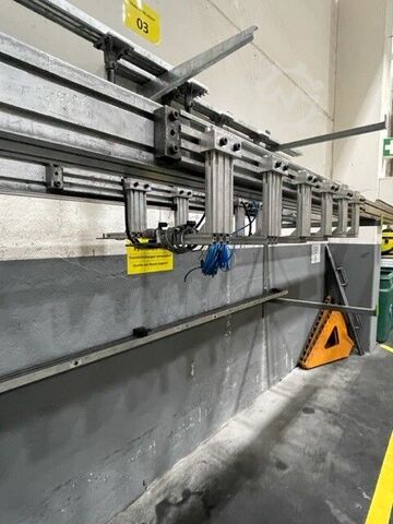 Hydraulic press with 500 t pressing force Schuler Hydrap HPDZb 500 -2400/1300