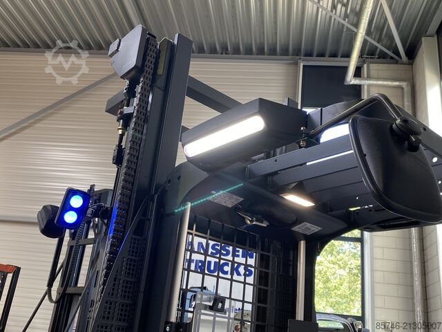 V ( 5213 ) Schienenführung * NEU / Unbenutzt !!! LINDE V  ( 5213 ) Rail Guidance * NEW / Unused !!!