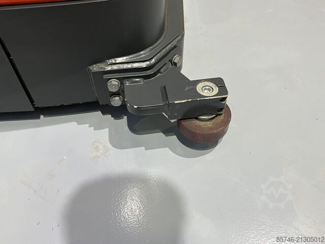 V ( 5213 ) Schienenführung * NEU / Unbenutzt !!! LINDE V  ( 5213 ) Rail Guidance * NEW / Unused !!