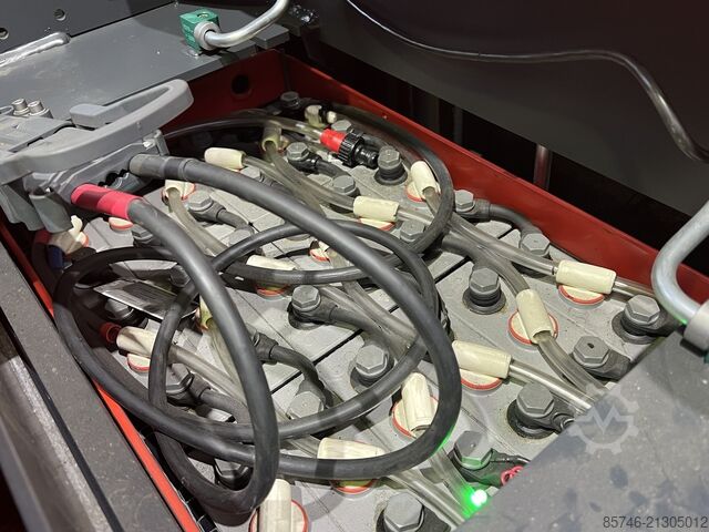 V ( 5213 ) Schienenführung * NEU / Unbenutzt !!! LINDE V  ( 5213 ) Rail Guidance * NEW / Unused !!