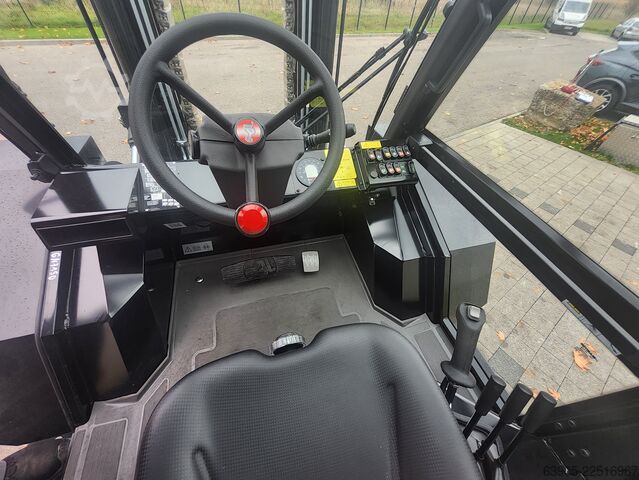 All-terrain forklift Manitou M 70-2