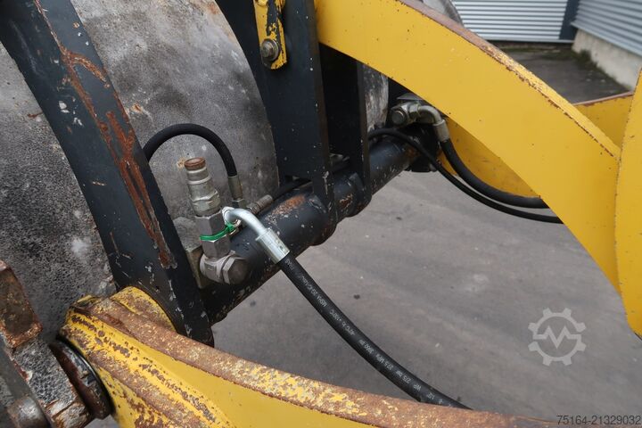 Loader Komatsu WA 100 M-6