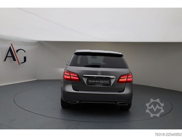Minibus Mercedes-Benz B 220 d Urban+LED+AHK+Cam.+Navi+AUT+Keyl+PTS+SHZ