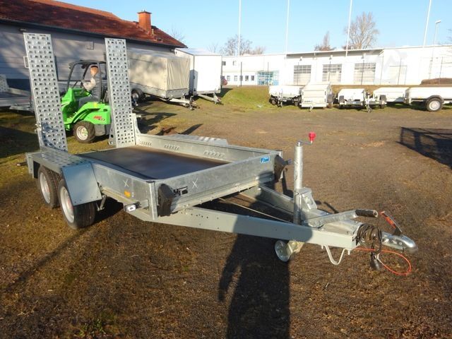 Arbeitsbühne Anhänger STEMA BMAT .2 Baumaschinentransporter Rampe