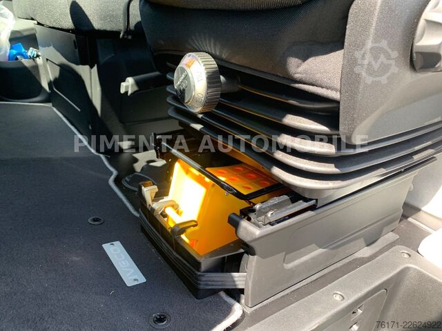 Transporter mit Koffer IVECO Daily 70C18A8P MY26 FILZ KOFFER AUT LBW LUFTFED