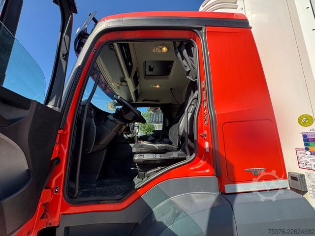 Kühlkoffer-LKW MERCEDES-BENZ ANTOS 2540 kompletter ZUG