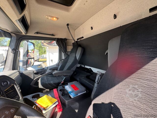 Kühlkoffer-LKW MERCEDES-BENZ ANTOS 2540 kompletter ZUG