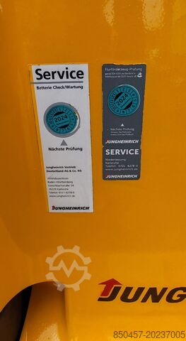 Pallet Stackers Jungheinrich EJC216 / new paint