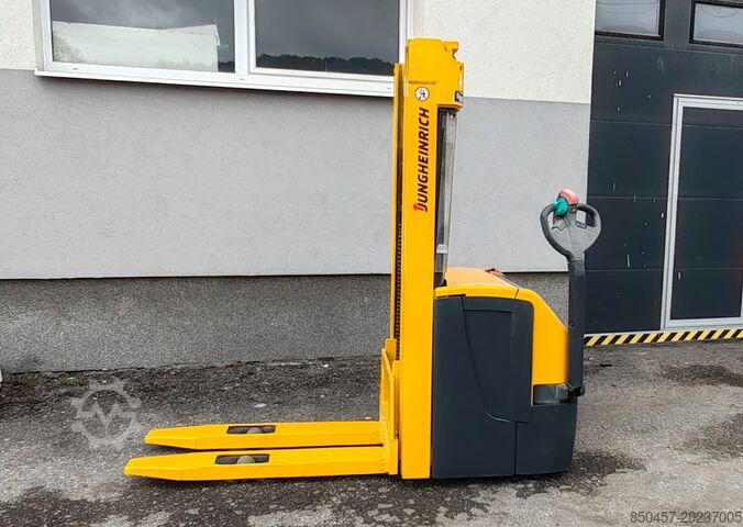 Pallet Stackers Jungheinrich EJC216 / new paint