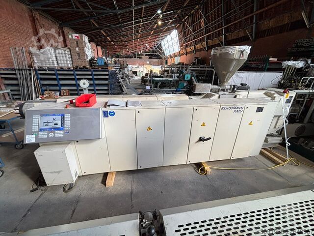 Twin-screw extruder KraussMaffei KMD 114-32