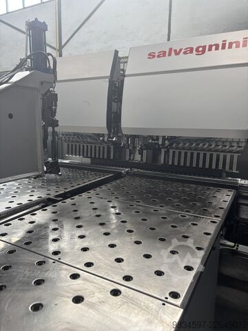 Sheet metal processing center Salvagnini P4