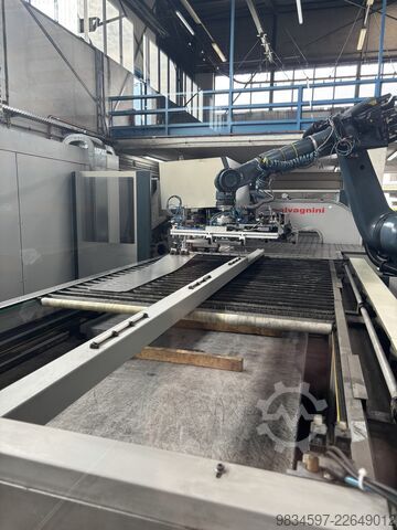 Sheet metal processing center Salvagnini P4