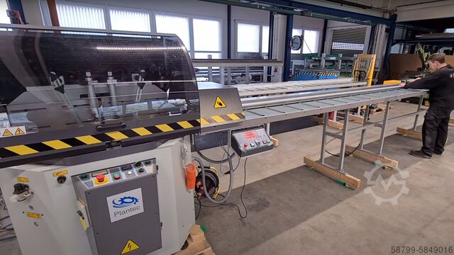 Sägeanlage UK 600 HA mit Pusher Plantec UK 600 HA mit Pusher