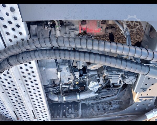 Standard tractor unit MERCEDES-BENZ Actros L 18 4x2 - Actros L 1852 LS 4x2