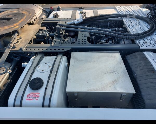 Standard tractor unit MERCEDES-BENZ Actros L 18 4x2 - Actros L 1852 LS 4x2