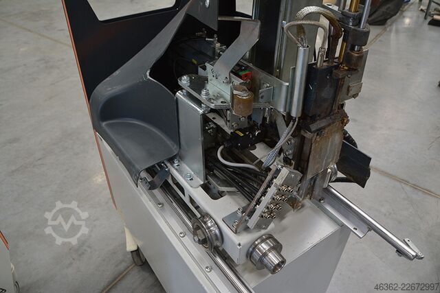 Laser-PUR-Kantenanleimmaschine HOLZ-HER LUMINA 1588