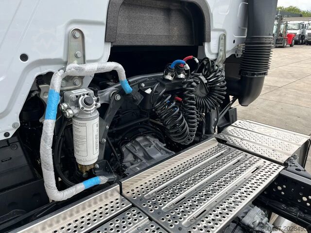Standard-SZM Mercedes-Benz Actros 3340 S 6x4 Tractor Head