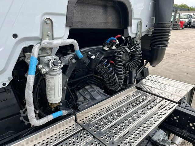 Standard-SZM Mercedes-Benz Actros 3340 S 6x4 Tractor Head