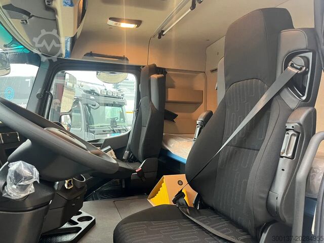 Standard-SZM Mercedes-Benz Actros 2045 S 4x2 Tractor Head