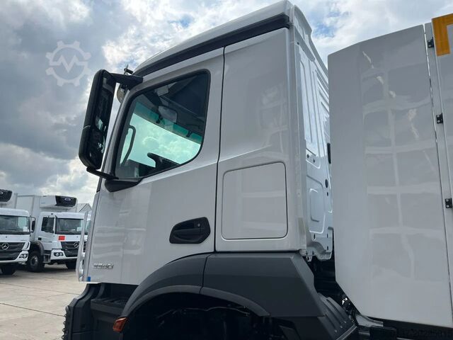 Tanker truck Mercedes-Benz Arocs 3340 6x4 Water Tank Truck