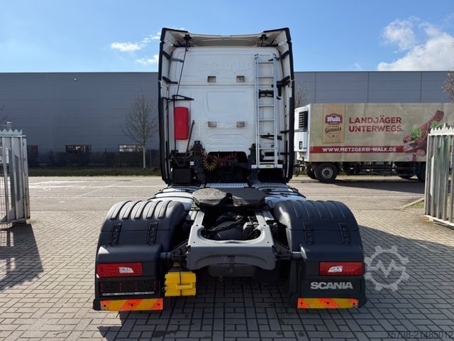 Volume tractor unit SCANIA R450 Lowliner/Leder/Hubsattelkupplung/Navi