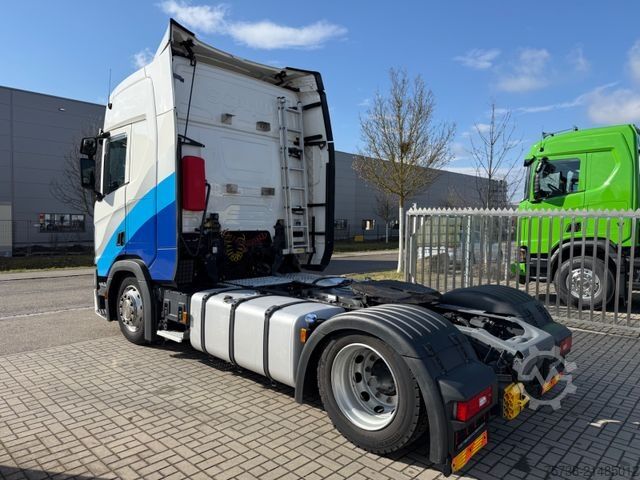 Volume tractor unit SCANIA R450 Lowliner/Leder/Hubsattelkupplung/Navi