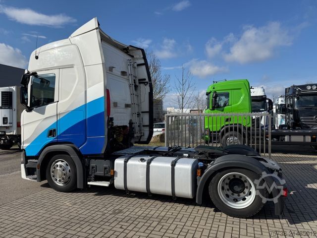 Volume tractor unit SCANIA R450 Lowliner/Leder/Hubsattelkupplung/Navi