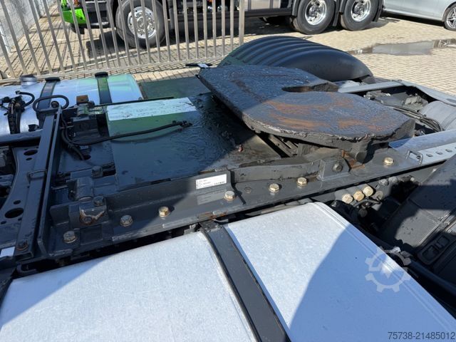 Volume tractor unit SCANIA R450 Lowliner/Leder/Hubsattelkupplung/Navi