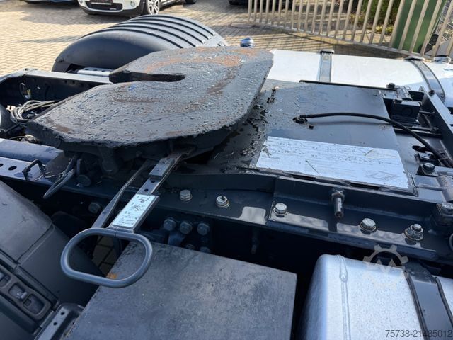 Volume tractor unit SCANIA R450 Lowliner/Leder/Hubsattelkupplung/Navi