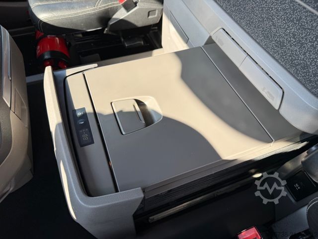 Volume tractor unit SCANIA R450 Lowliner/Leder/Hubsattelkupplung/Navi