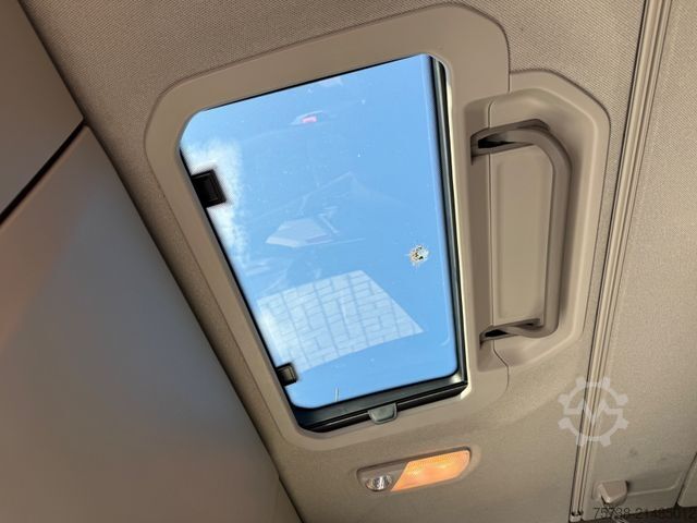 Volume tractor unit SCANIA R450 Lowliner/Leder/Hubsattelkupplung/Navi