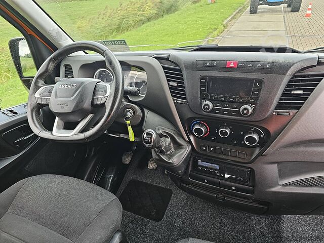 Tipper IVECO DAILY 35S18 3.0L 3 Zijden kipper