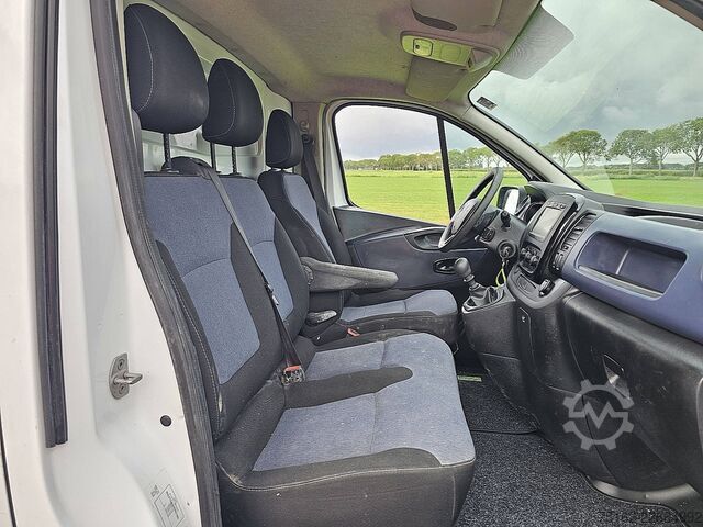 High-roof van OPEL VIVARO 1.6
