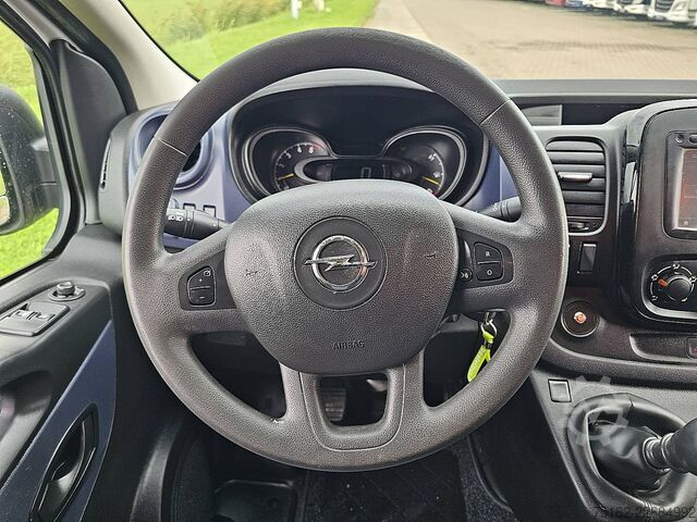 High-roof van OPEL VIVARO 1.6