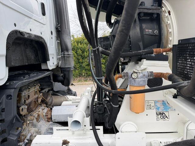 Concrete mixer truck Mercedes-Benz AROCS 4145