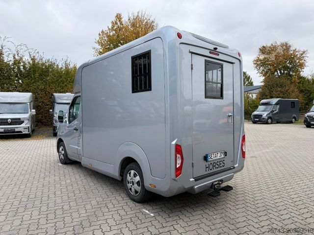 Livestock transporter RENAULT Master STX 3 Sitzer L2  Super Light