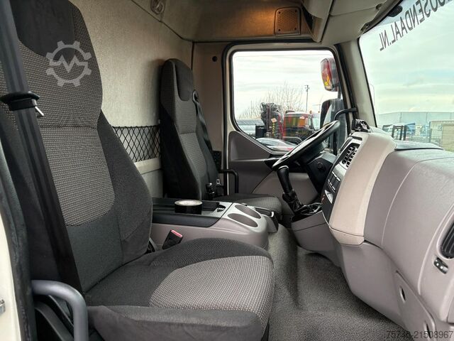 Kühl-/Tiefkühltransport DAF LF220FA + Thermo king + euro 6 + manual