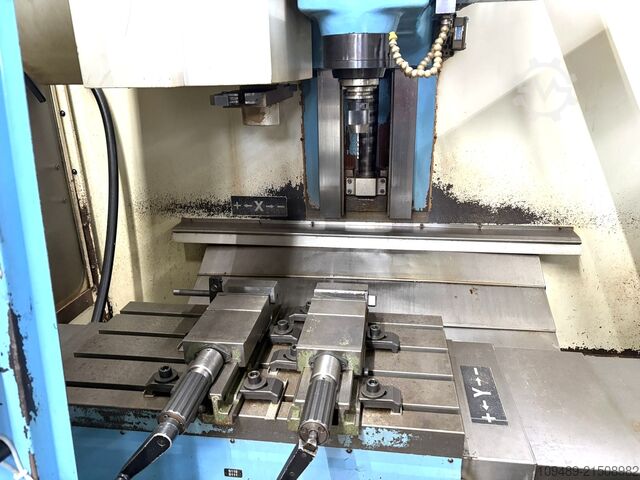 Vertikales Bearbeitungszentrum/YCM 65A YCM VMC 65 A