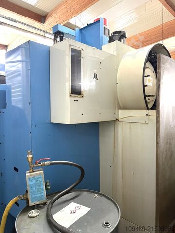 Vertikales Bearbeitungszentrum/YCM 65A YCM VMC 65 A