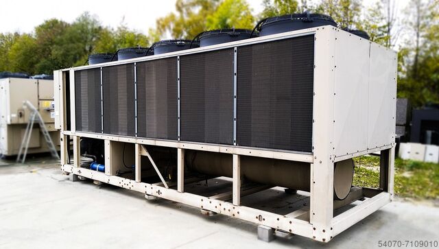 Chiller Used Aircooled Chiller York YAES 787 KW 2005 yom