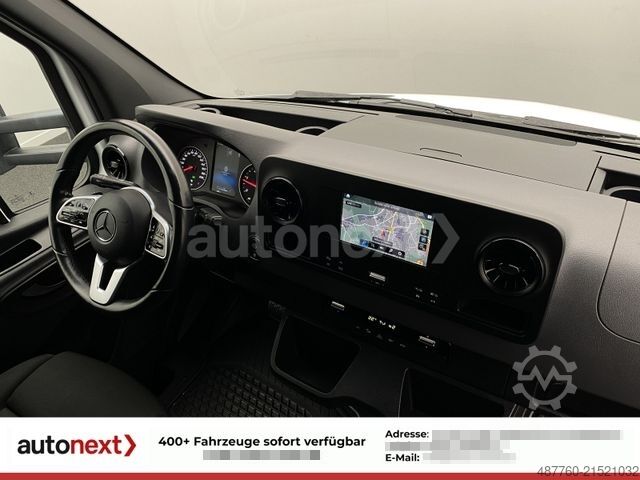 Transporter mit Koffer MERCEDES-BENZ Sprinter 519 Aut.*AHK 3,0t* Distronic+Kamera+Nav