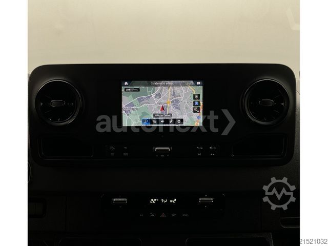 Transporter mit Koffer MERCEDES-BENZ Sprinter 519 Aut.*AHK 3,0t* Distronic+Kamera+Nav