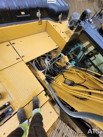 Crawler excavator Caterpillar 330F