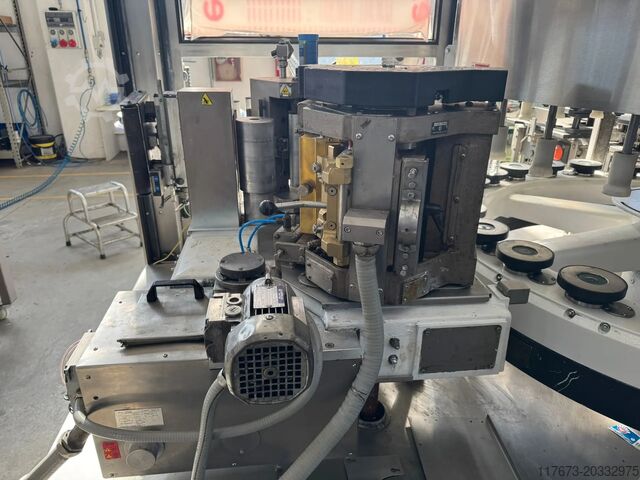 Etikettiermaschine Sacmi Opera 400