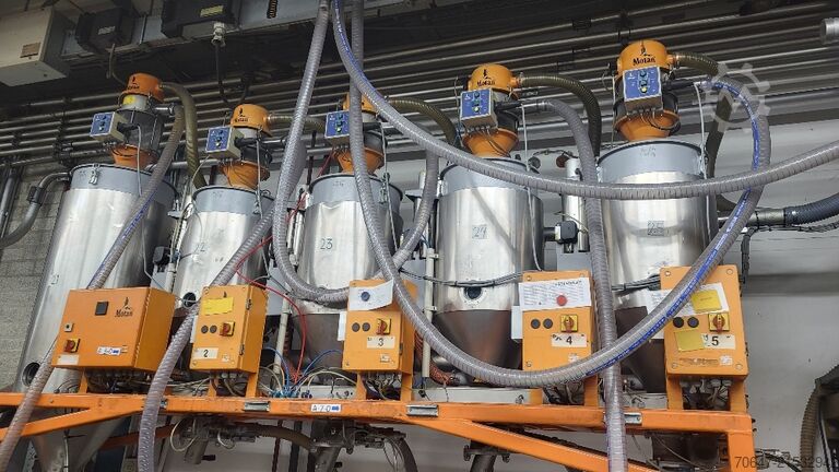 Trockenlufttrockner mit Materialsaugern Motan Luxor LA/8-200